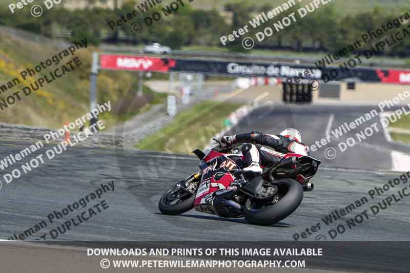 cadwell no limits trackday;cadwell park;cadwell park photographs;cadwell trackday photographs;enduro digital images;event digital images;eventdigitalimages;navarra;no limits trackdays;peter wileman photography;racing digital images;trackday digital images;trackday photos